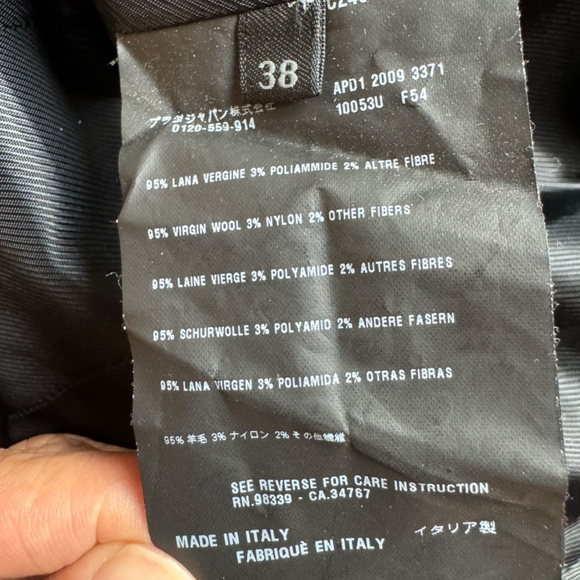 PRADA Woman Black Wool jacket Made in Italy. Size 38 (US Size 4) - Picture 4 of 9